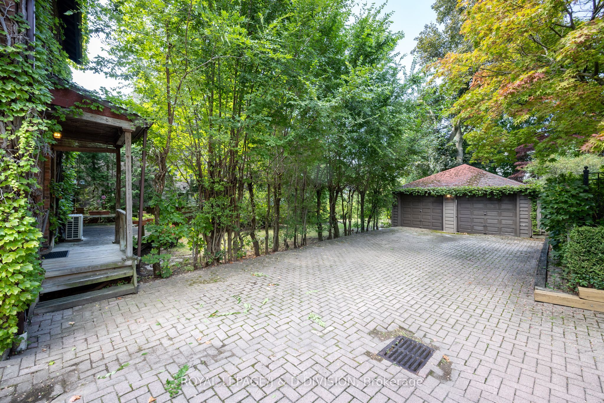 308 Oriole Parkway Property Photo 2