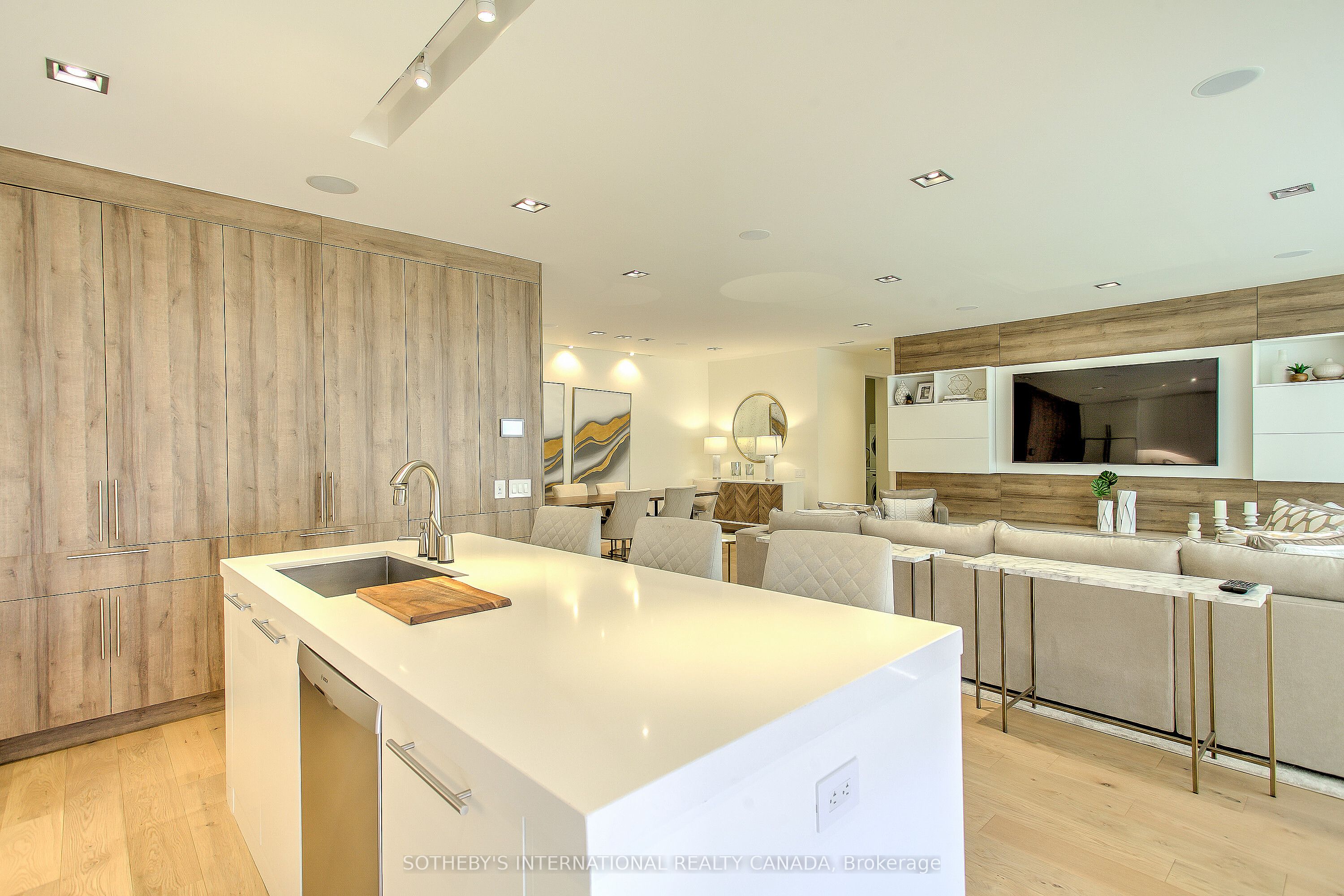 20 Blue Jays Way 2101 Property Photo 11