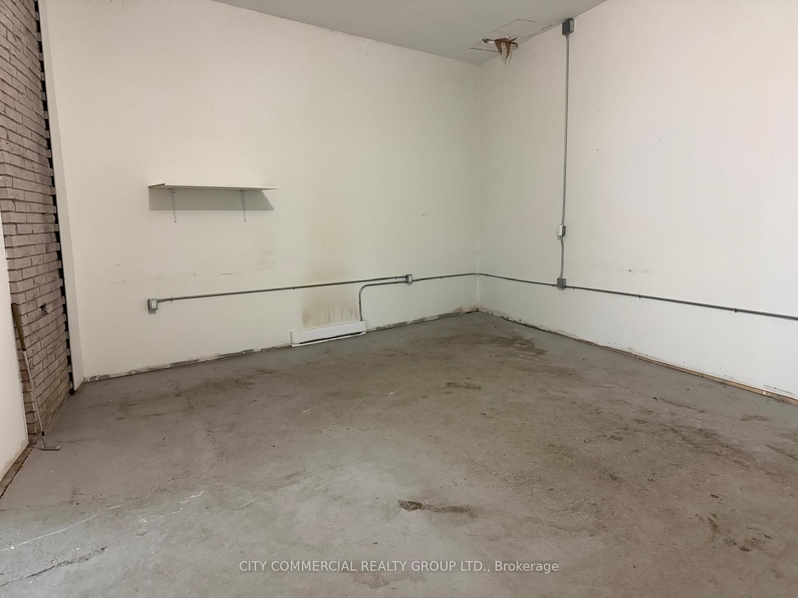 2535 Dundas Street W Unit 2 Property Photo 6