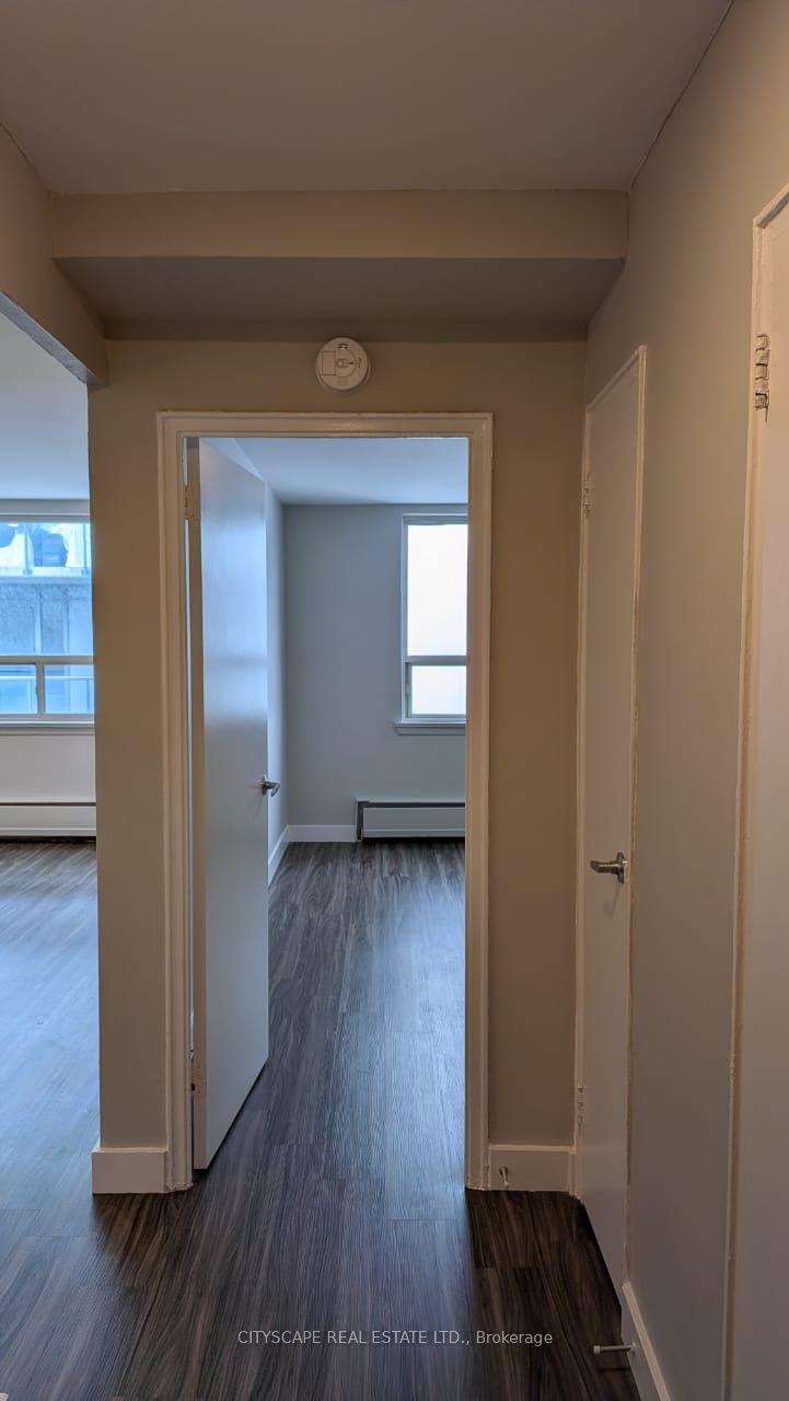 85 Wellesley Street E 409 Property Photo 7