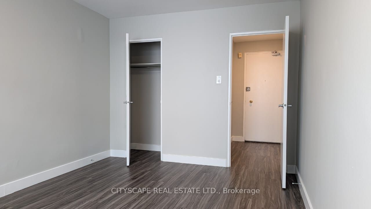 85 Wellesley Street E 409 Property Photo 9