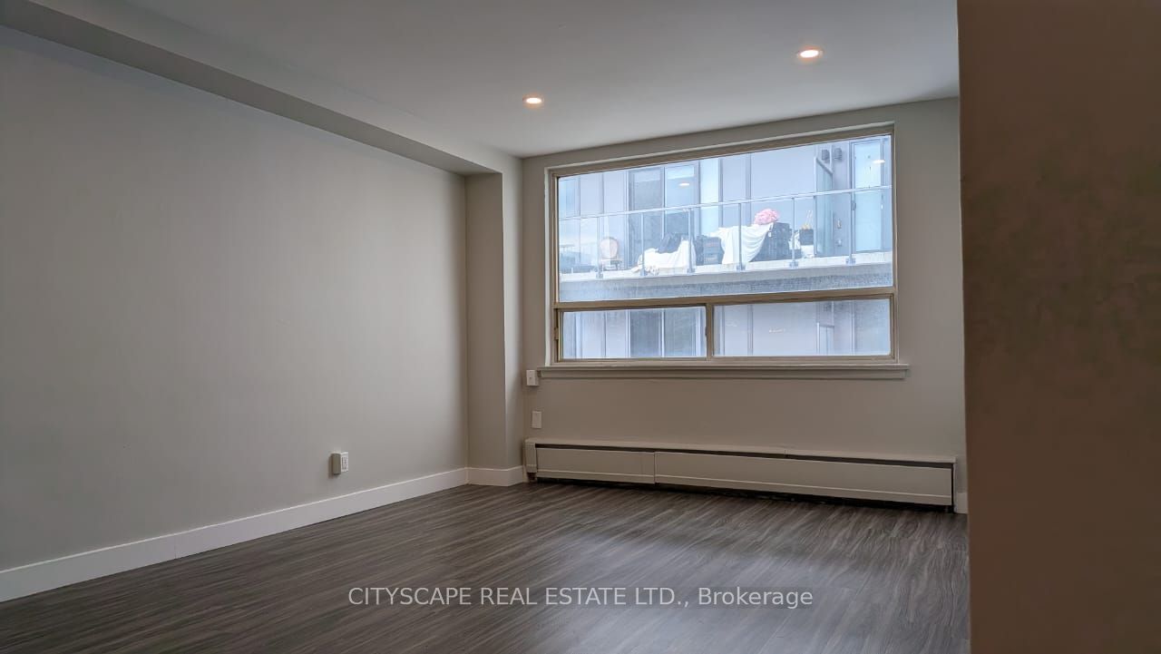 85 Wellesley Street E 409 Property Photo 11