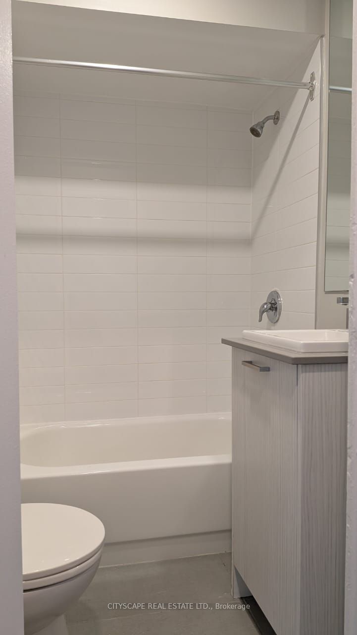 85 Wellesley Street E 409 Property Photo 16