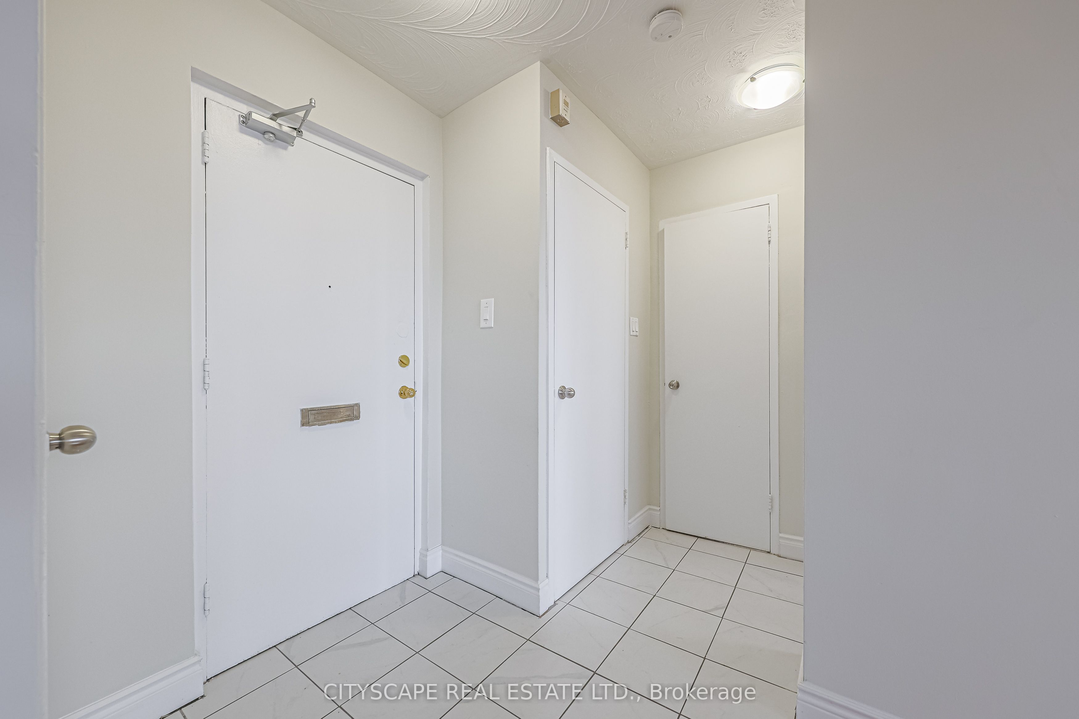100 Rowena Drive 719 Property Photo 4