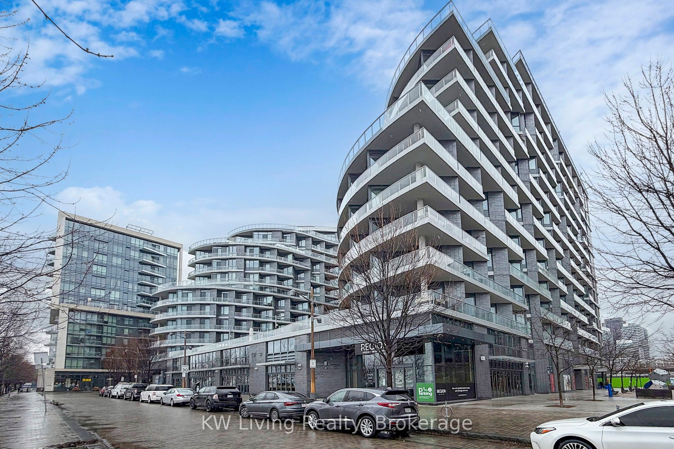 1 Edgewater Drive Gph 12 Property Photo 1