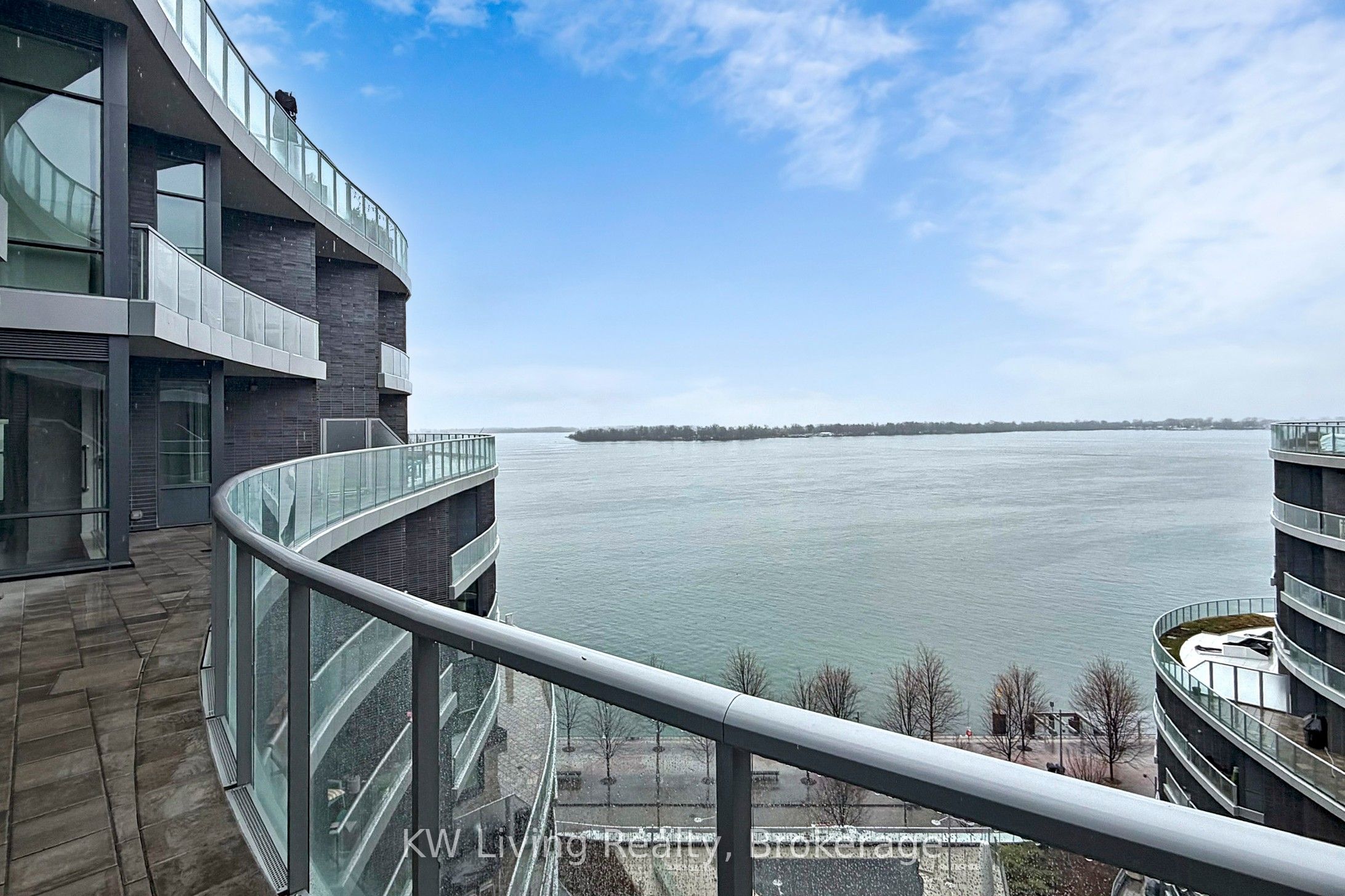 1 Edgewater Drive Gph 12 Property Photo 2
