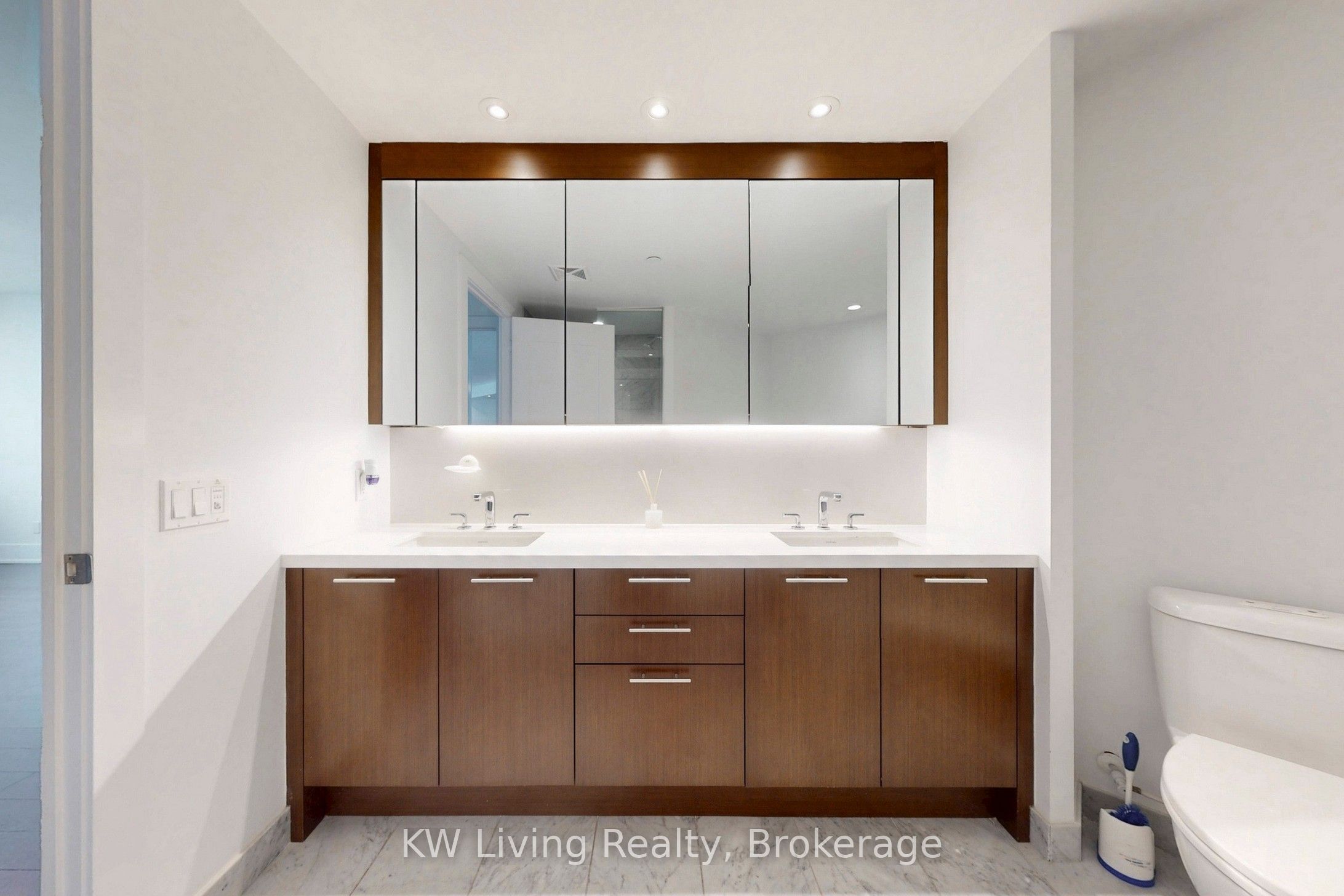 1 Edgewater Drive Gph 12 Property Photo 31
