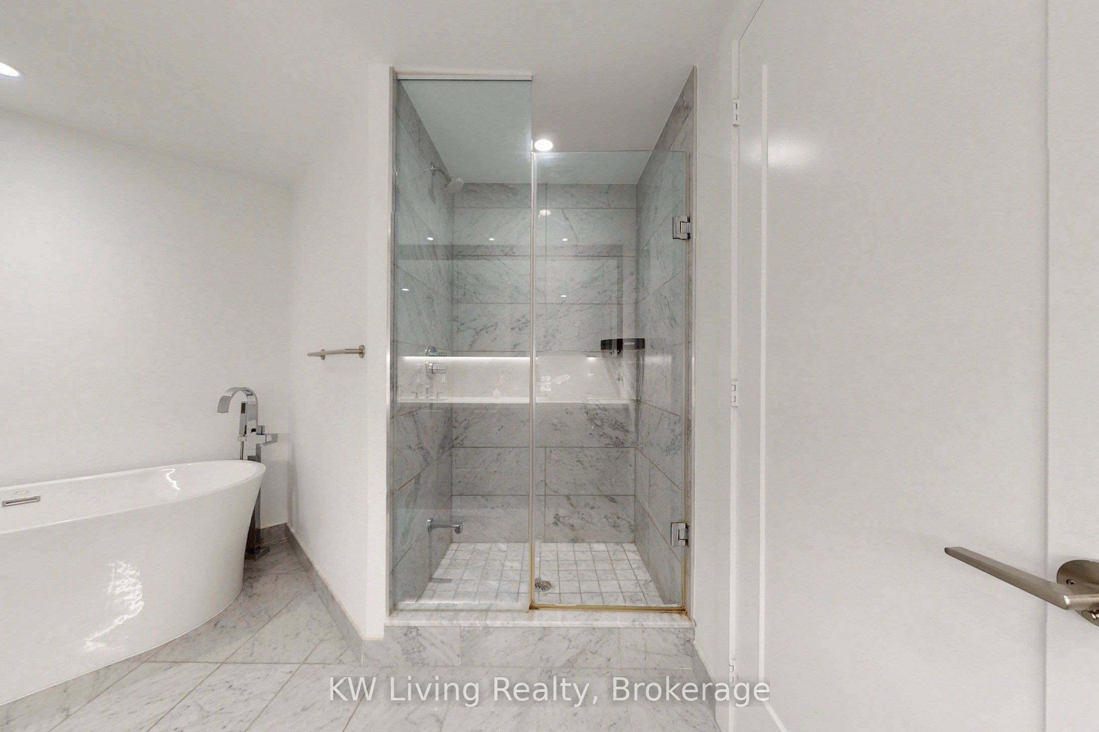 1 Edgewater Drive Gph 12 Property Photo 34