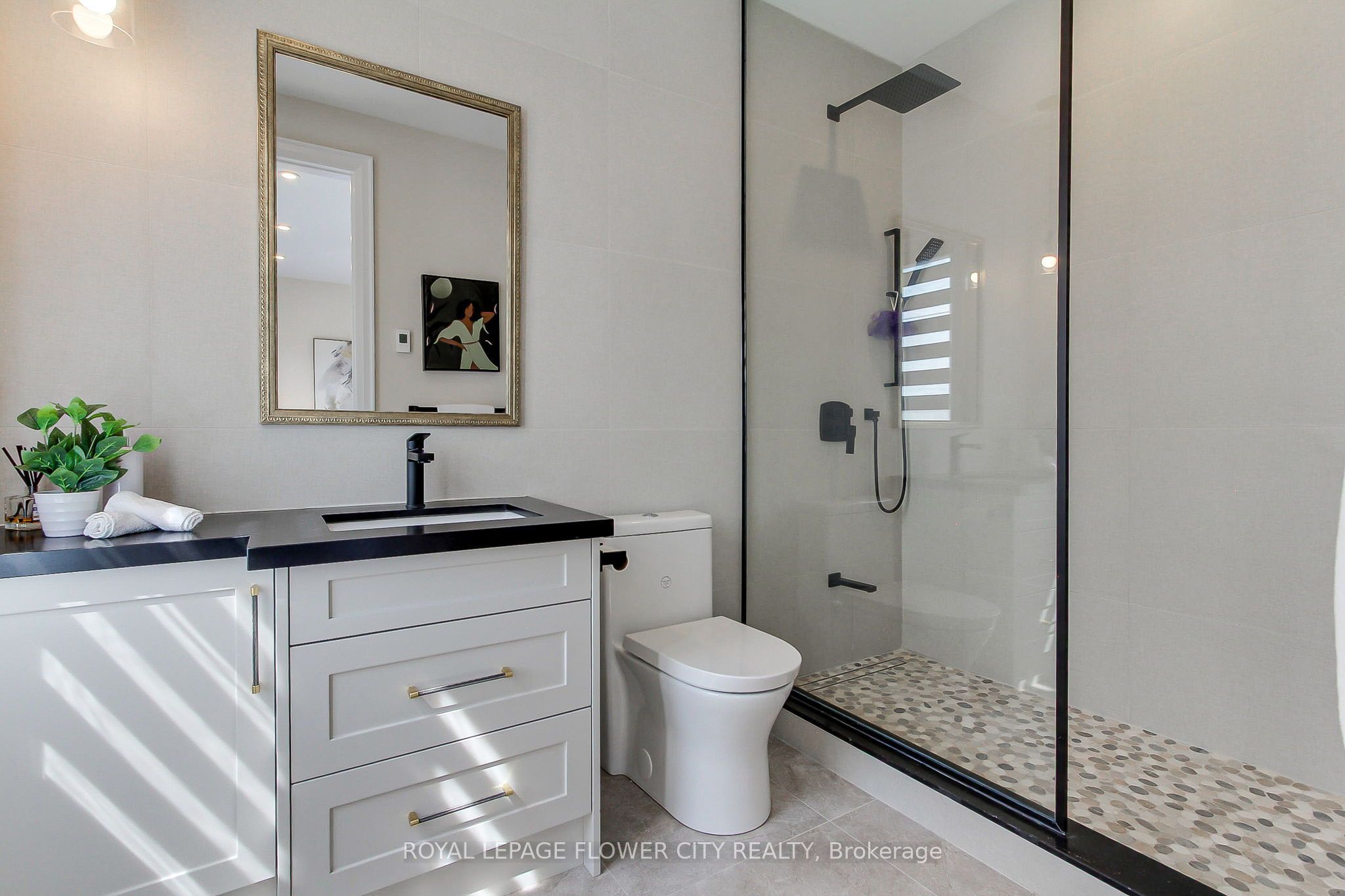 140 Hillmount Avenue Property Photo 28