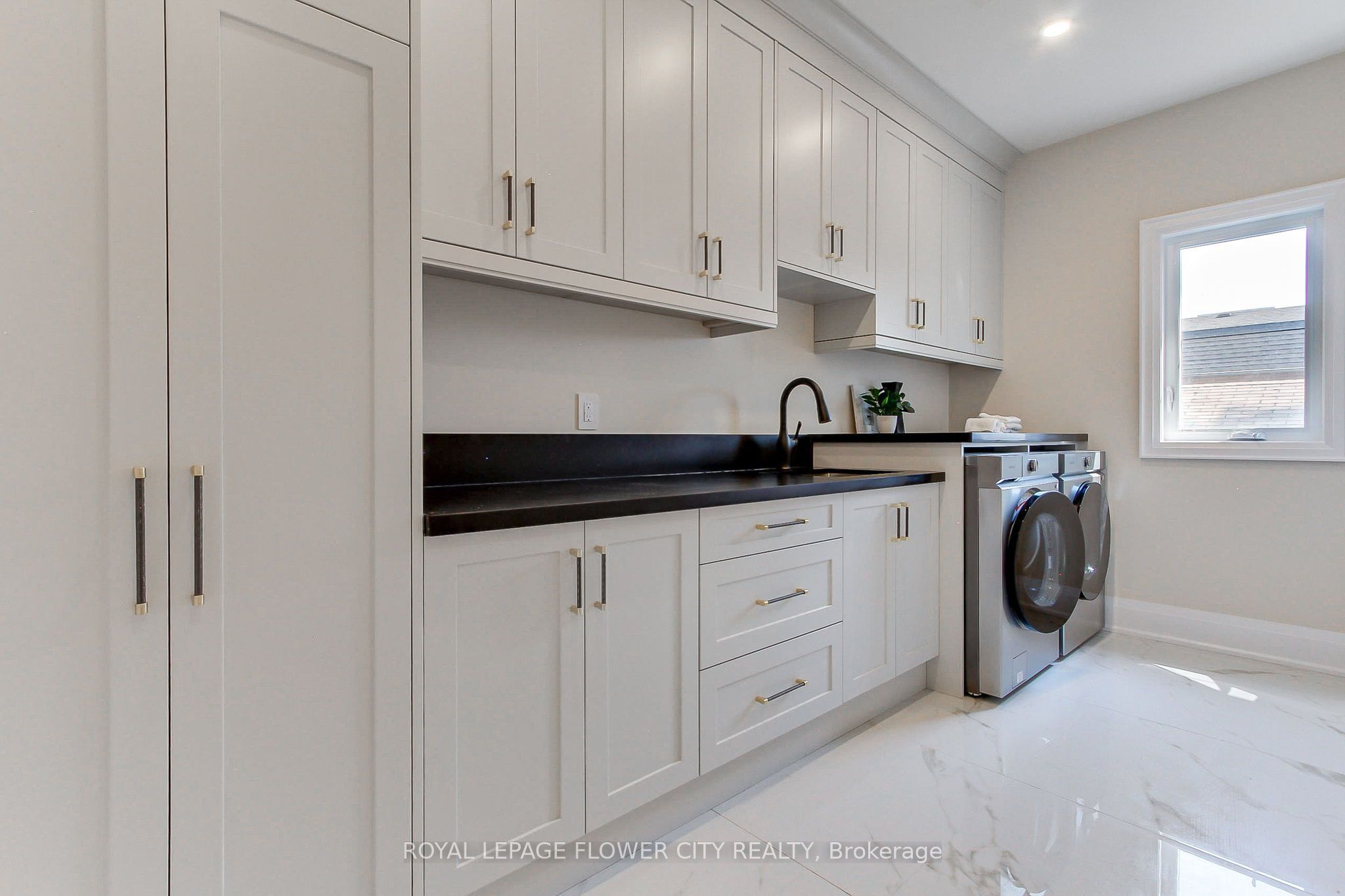 140 Hillmount Avenue Property Photo 32