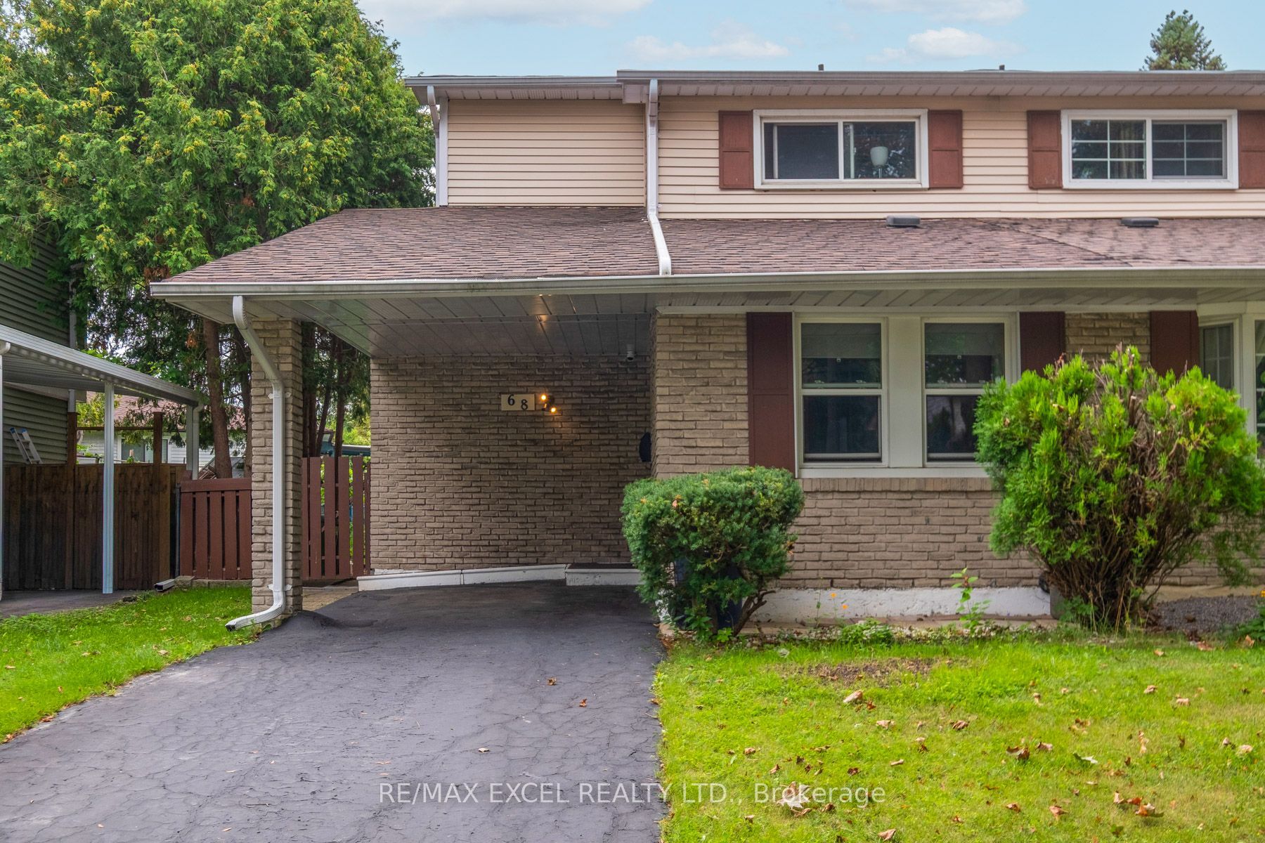 68 Applegate Crescent Property Photo 1