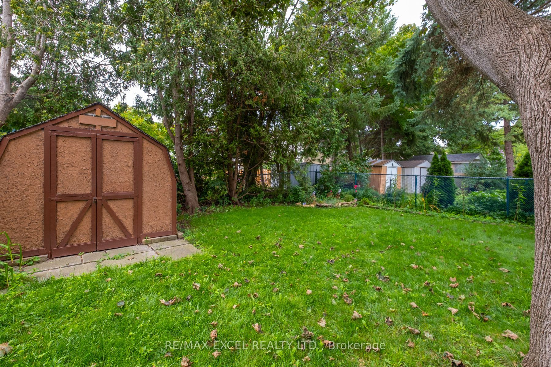 68 Applegate Crescent Property Photo 3
