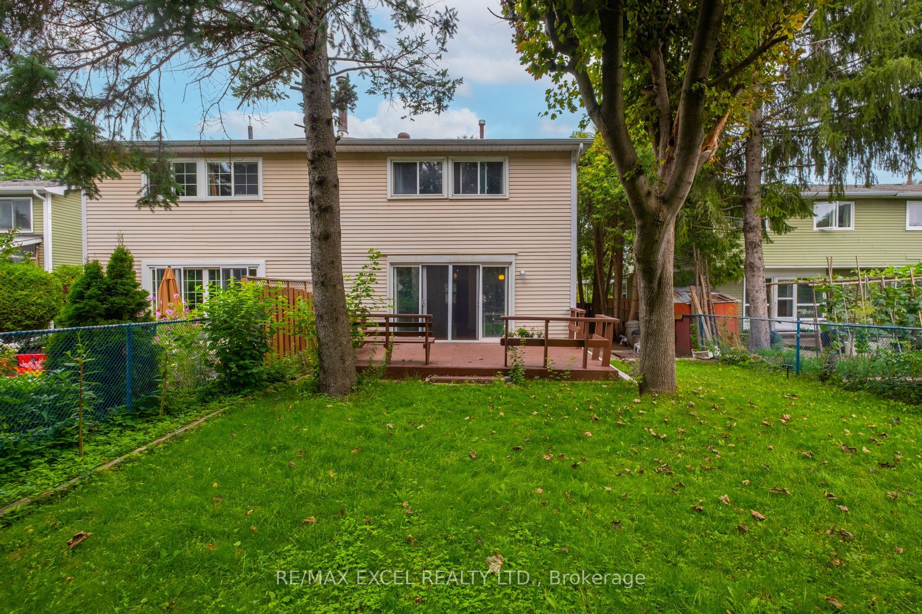 68 Applegate Crescent Property Photo 4