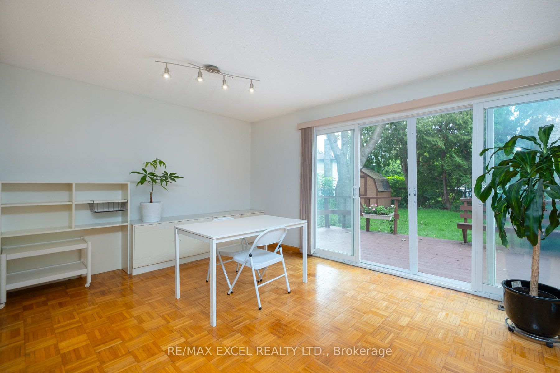 68 Applegate Crescent Property Photo 11