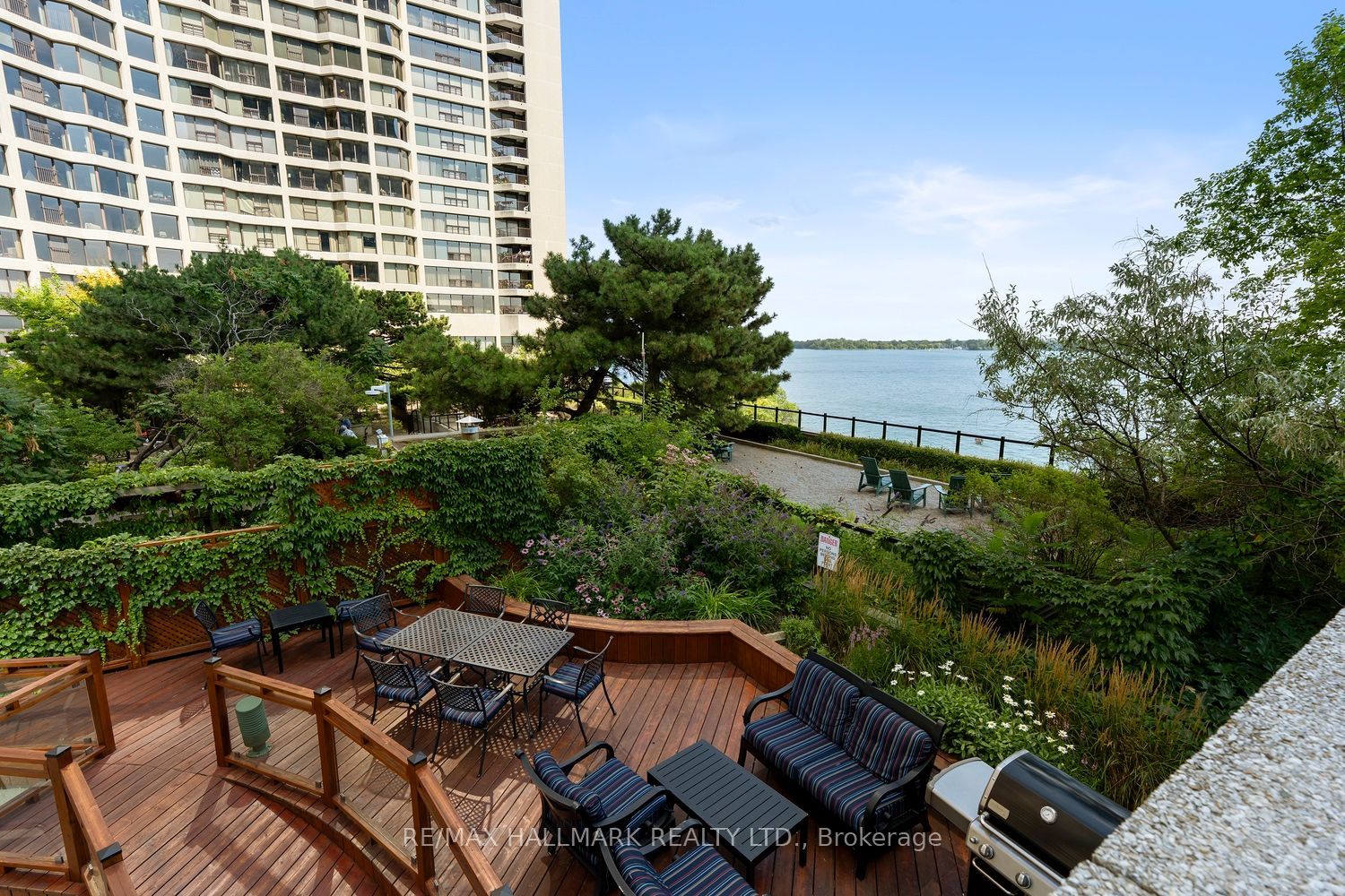77 Harbour Square 504 Property Photo 20