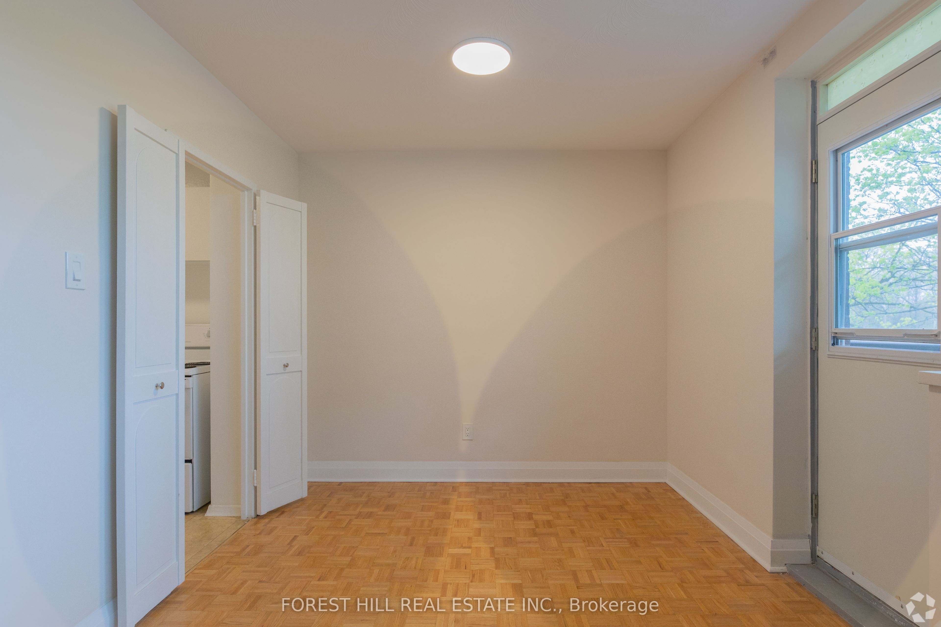 32 Clayland Drive 512 Property Photo 6