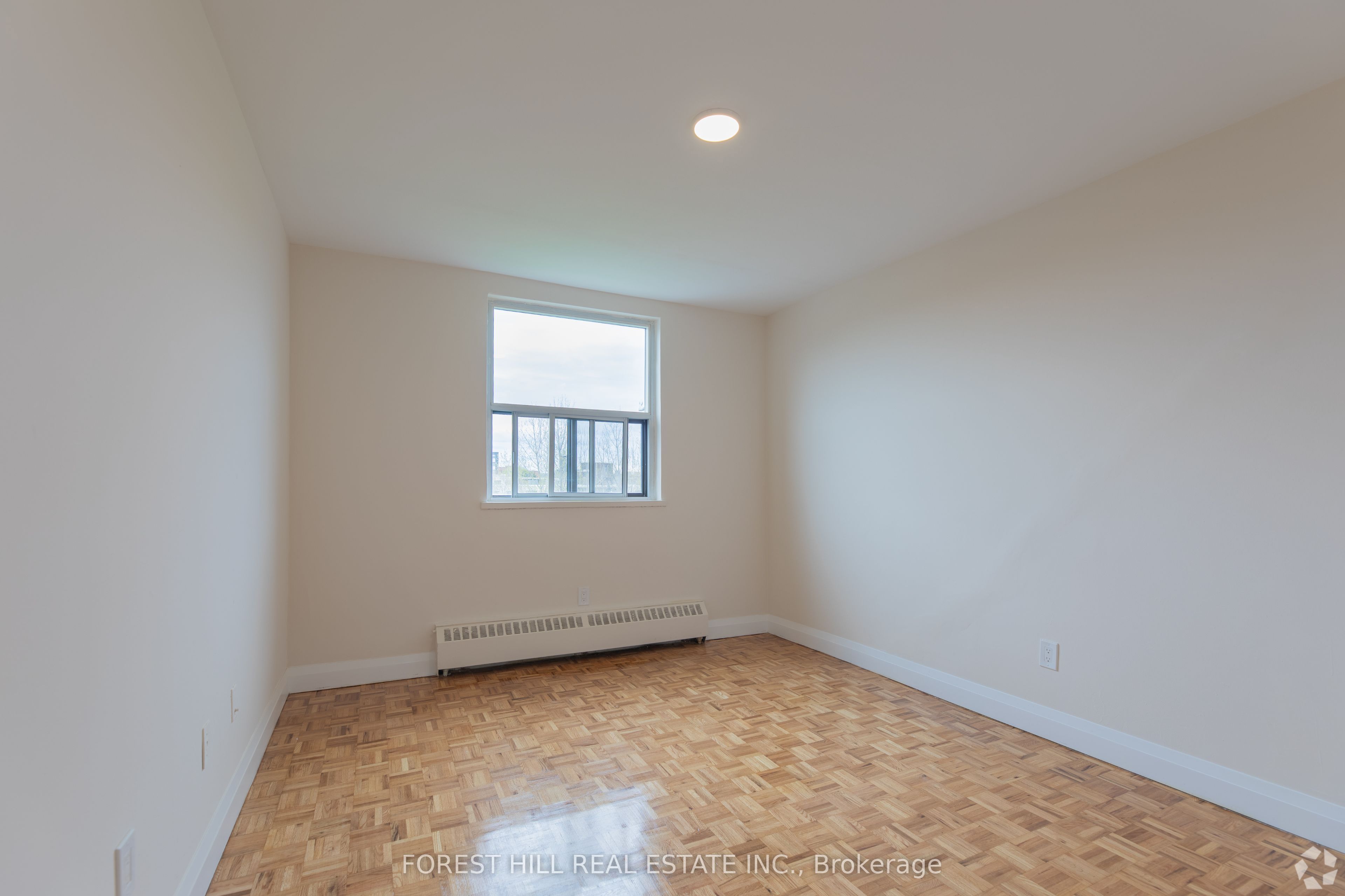 32 Clayland Drive 512 Property Photo 8