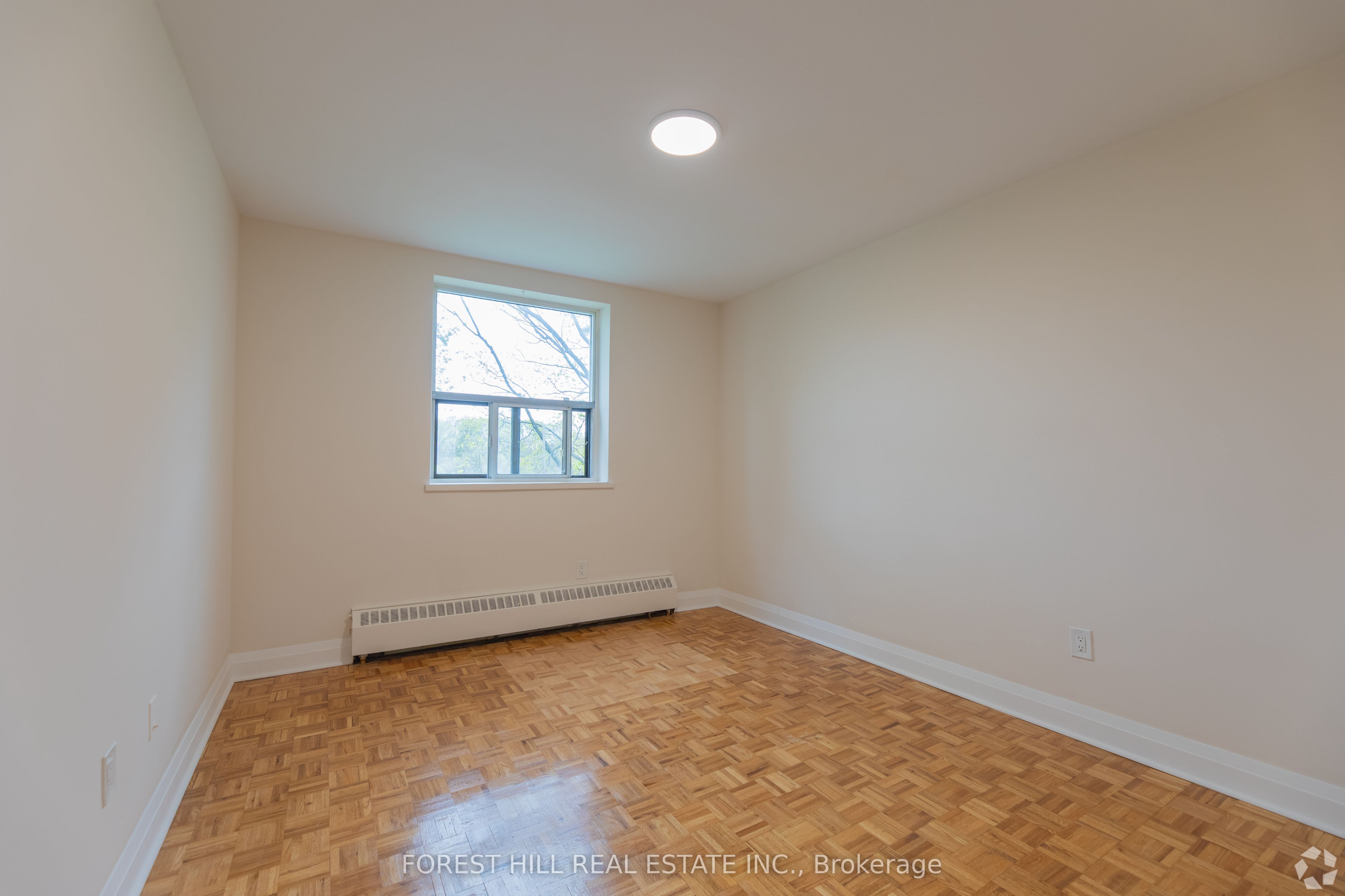 32 Clayland Drive 512 Property Photo 10