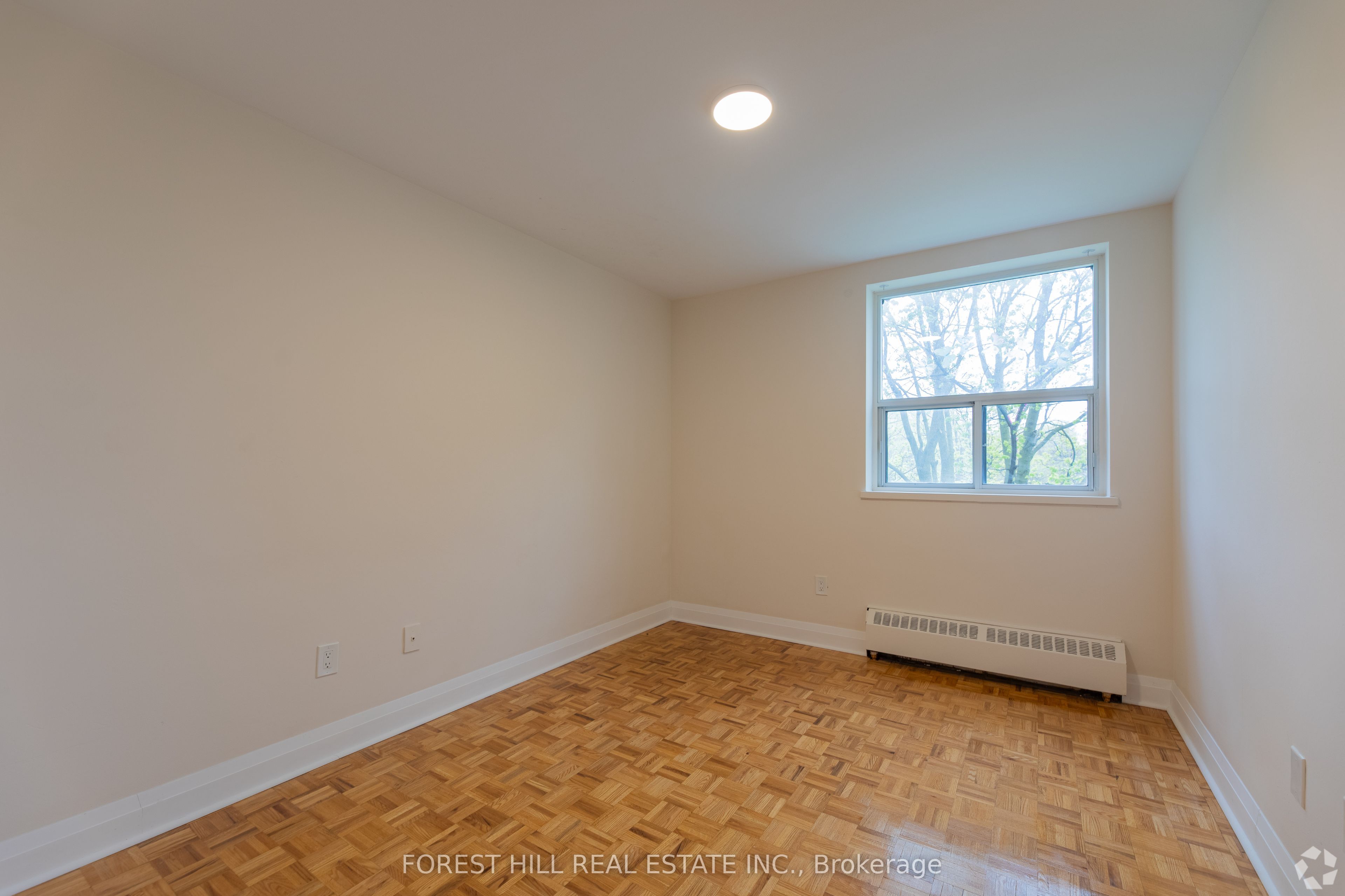 32 Clayland Drive 512 Property Photo 11