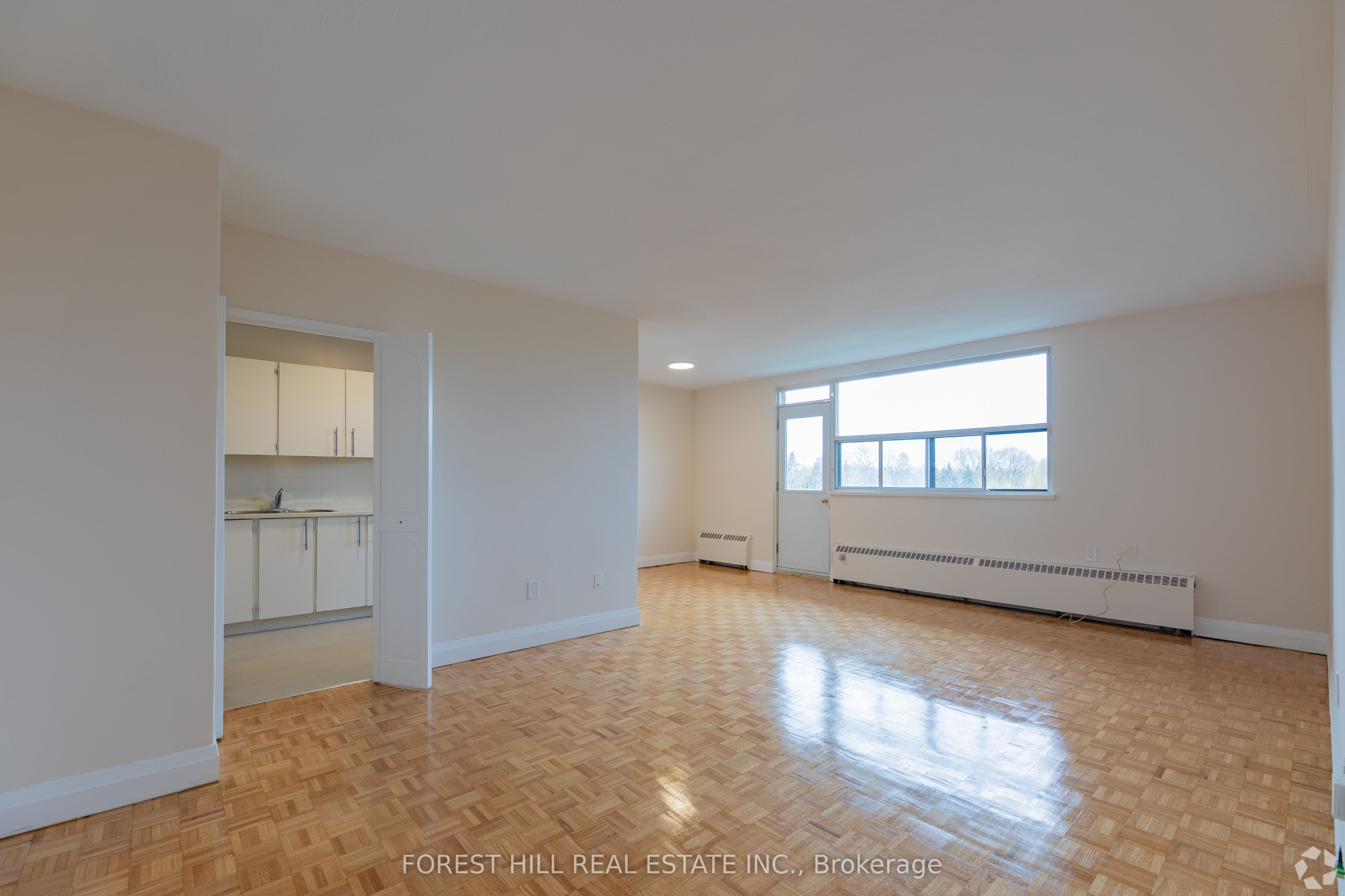 32 Clayland Drive 512 Property Photo 12