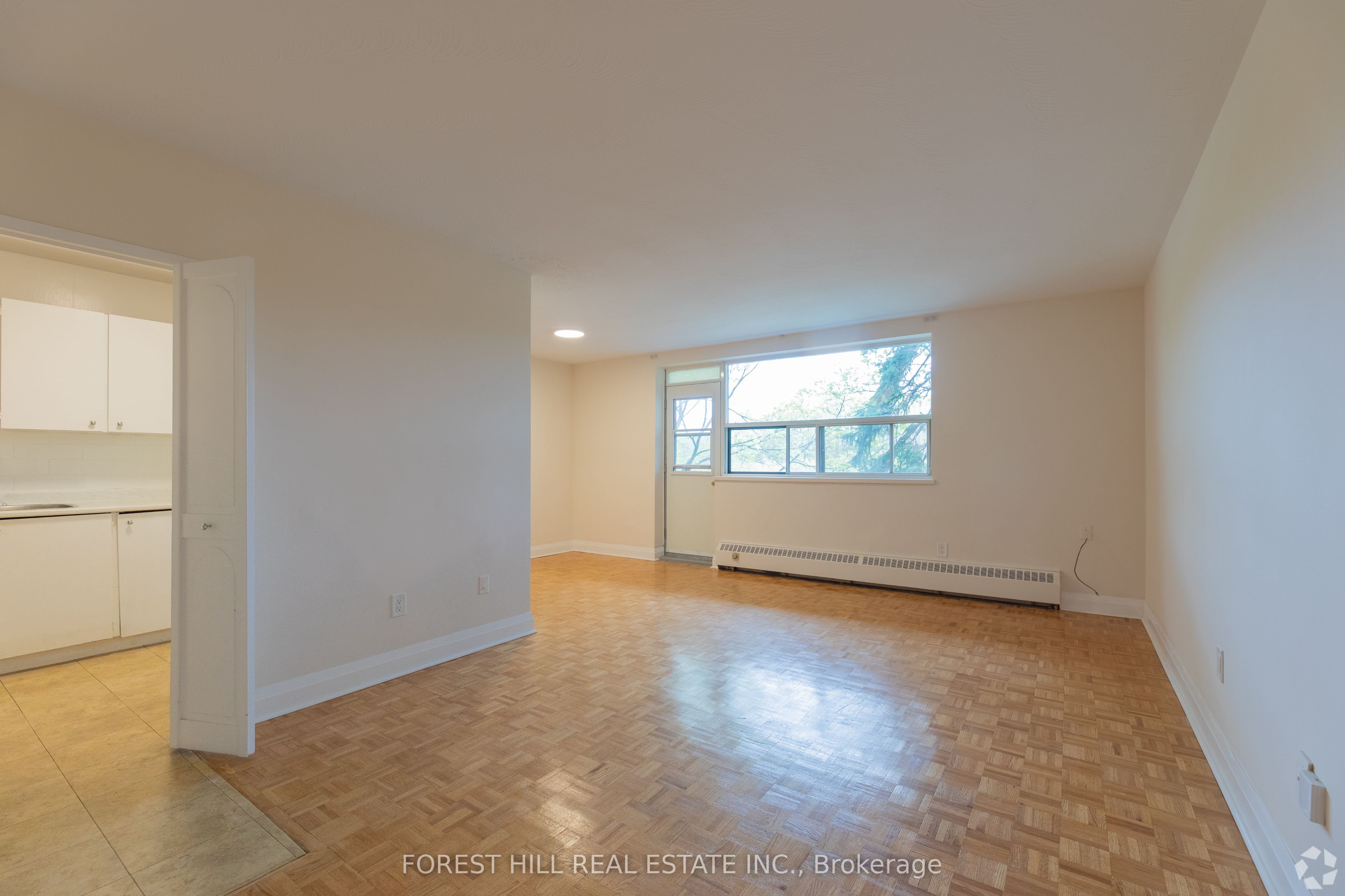 32 Clayland Drive 512 Property Photo 15