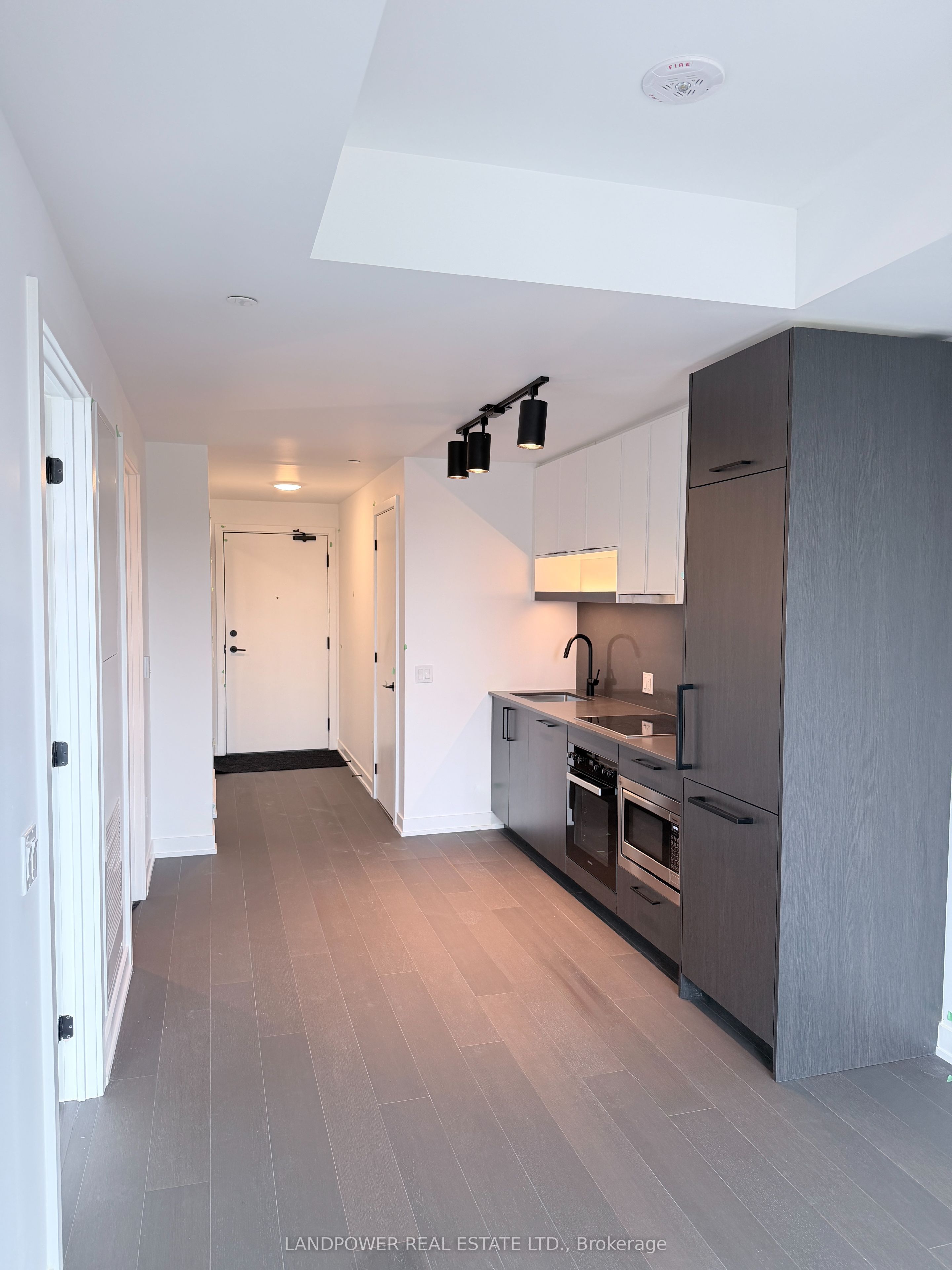 91 Montclair Avenue 1108 Property Photo 12