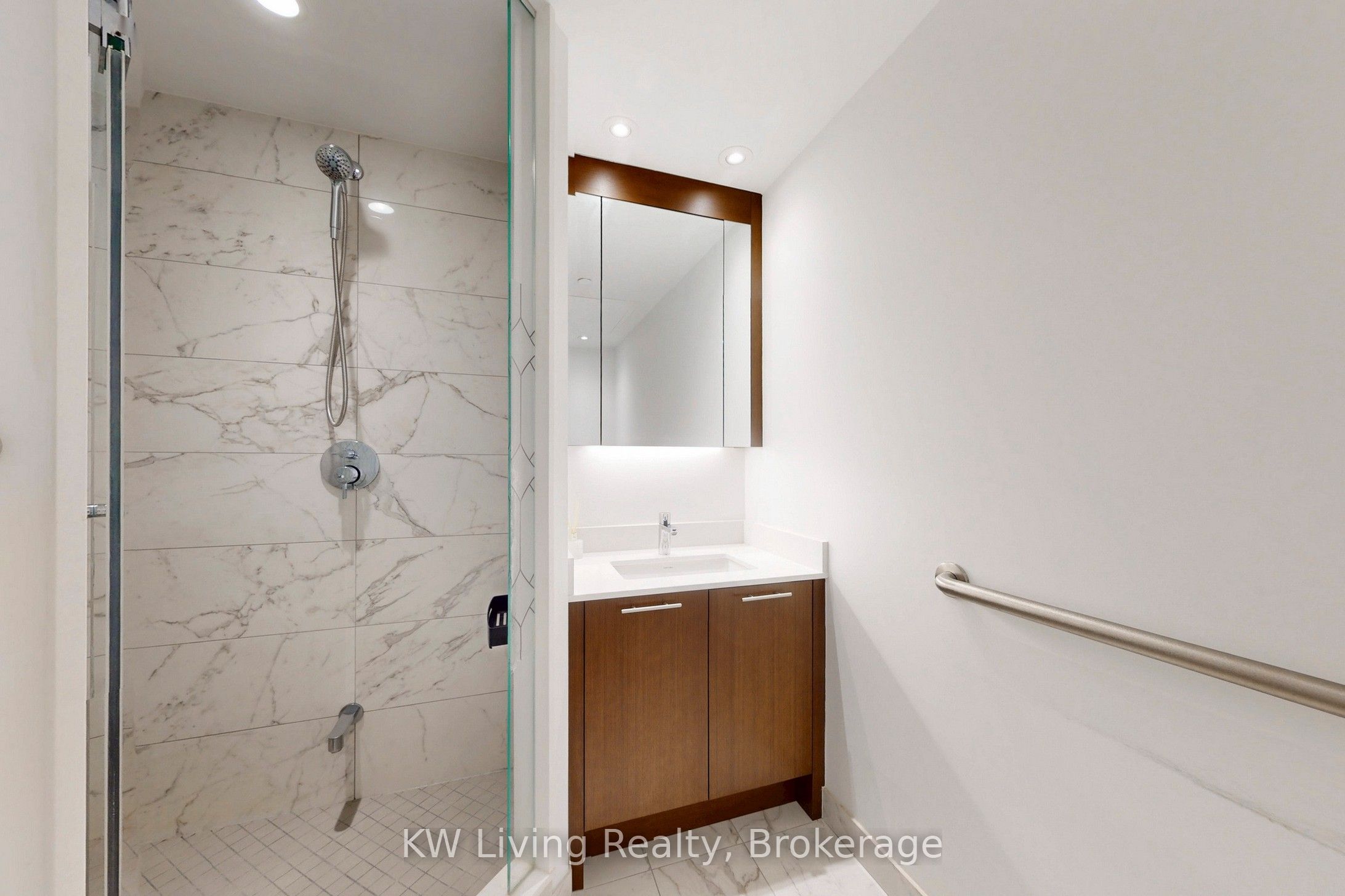 1 Edgewater Drive Gph 12 Property Photo 37