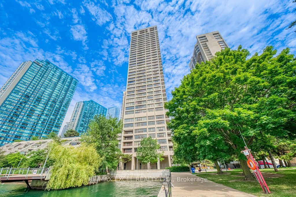 65 Harbour Square 3403 Property Photo 3