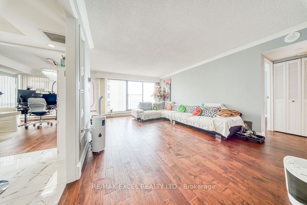 65 Harbour Square 3403 Property Photo 5