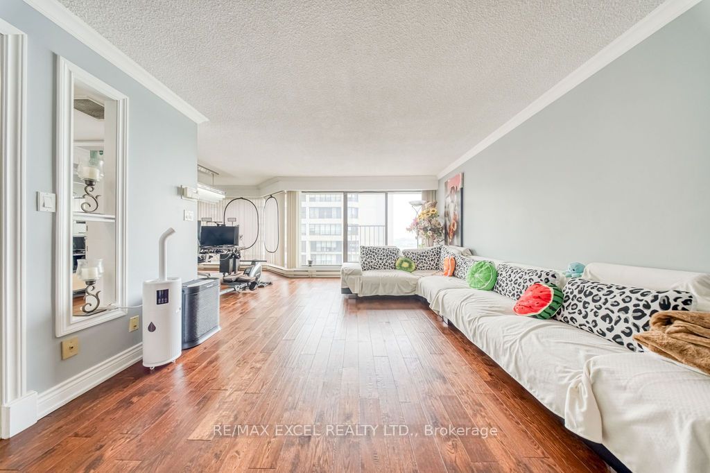 65 Harbour Square 3403 Property Photo 6