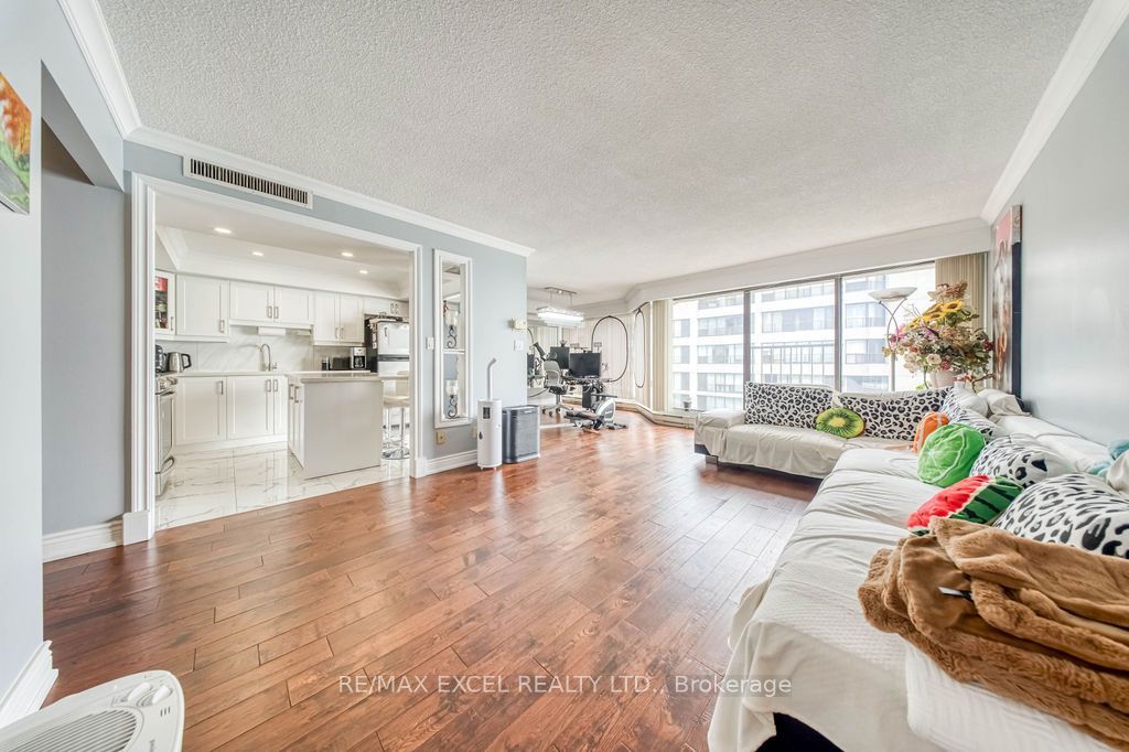 65 Harbour Square 3403 Property Photo 7