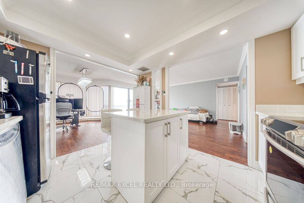 65 Harbour Square 3403 Property Photo 17