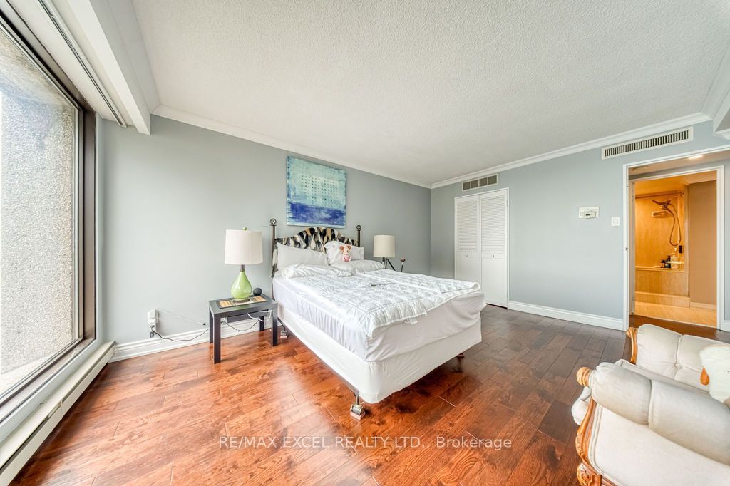65 Harbour Square 3403 Property Photo 19