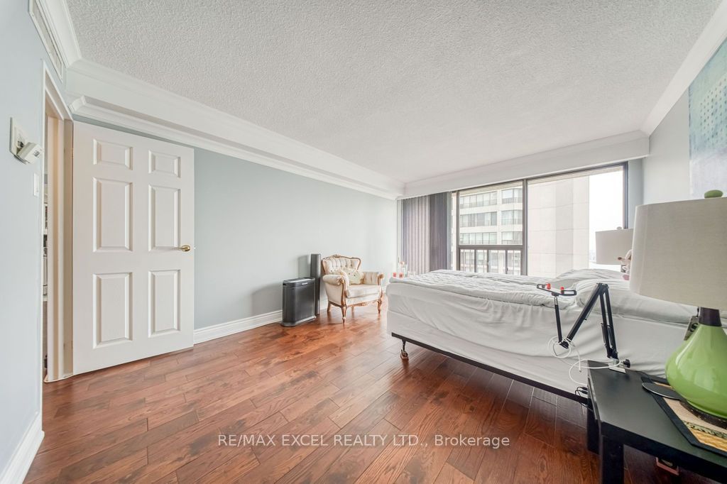 65 Harbour Square 3403 Property Photo 20