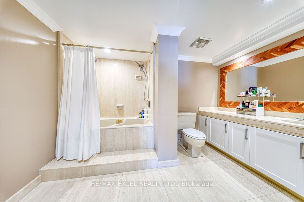 65 Harbour Square 3403 Property Photo 21