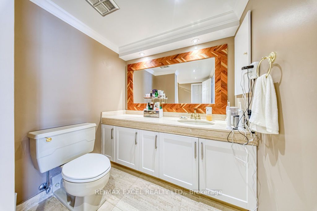 65 Harbour Square 3403 Property Photo 22