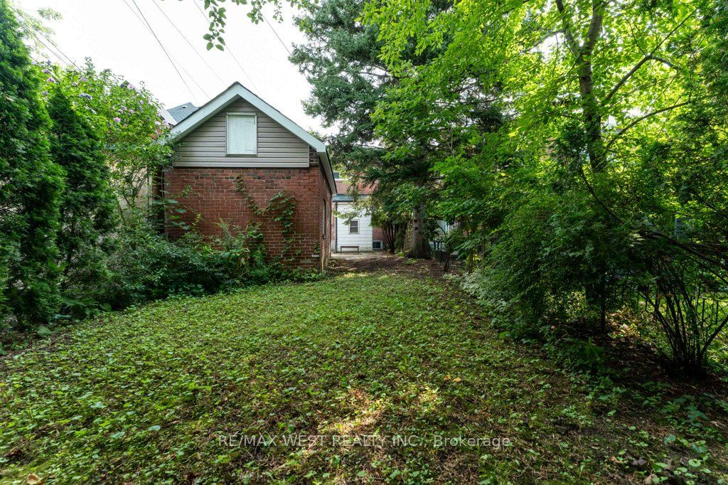 40 Delaware Avenue Property Photo 42