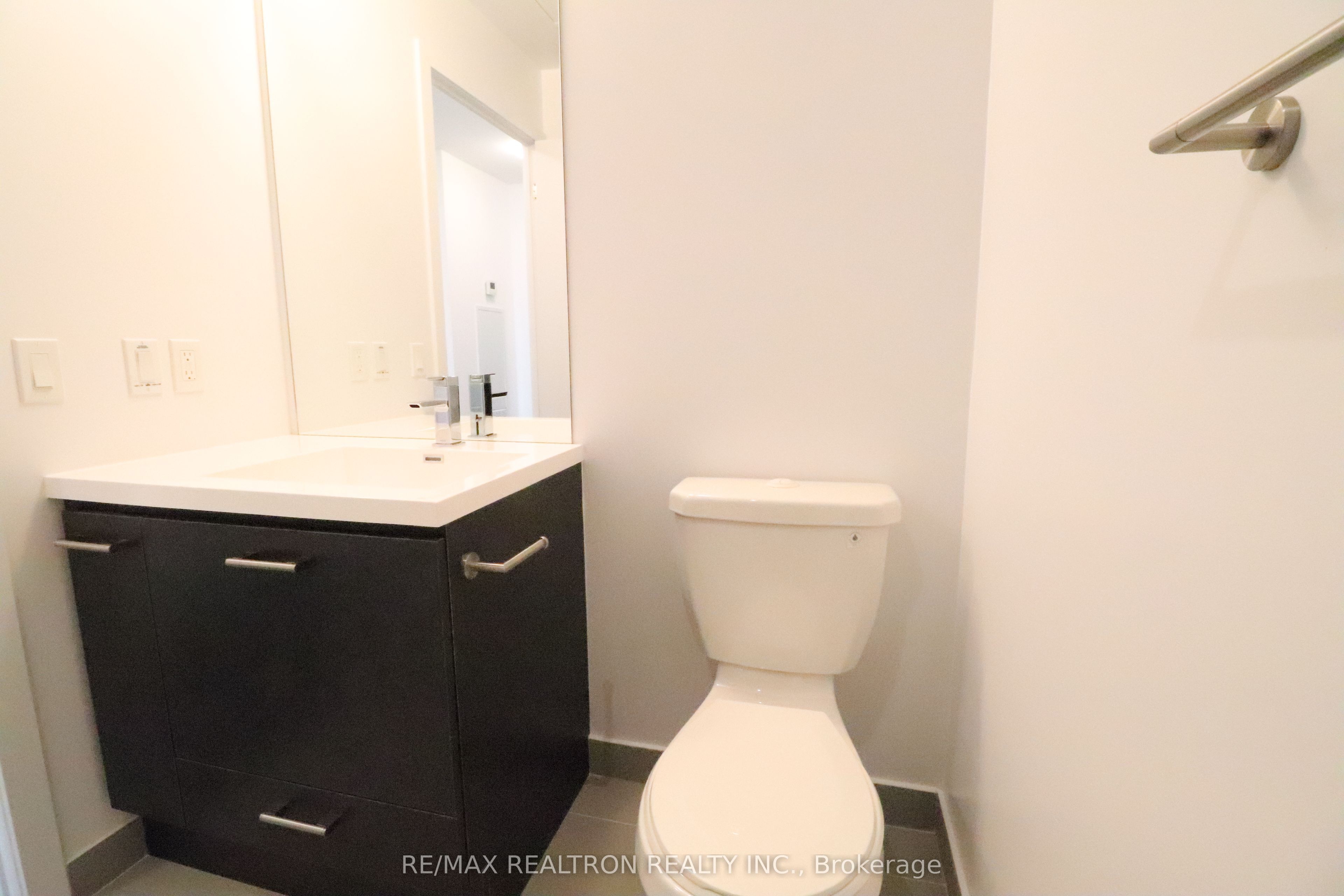 87 Peter Street 4505 Property Photo 4
