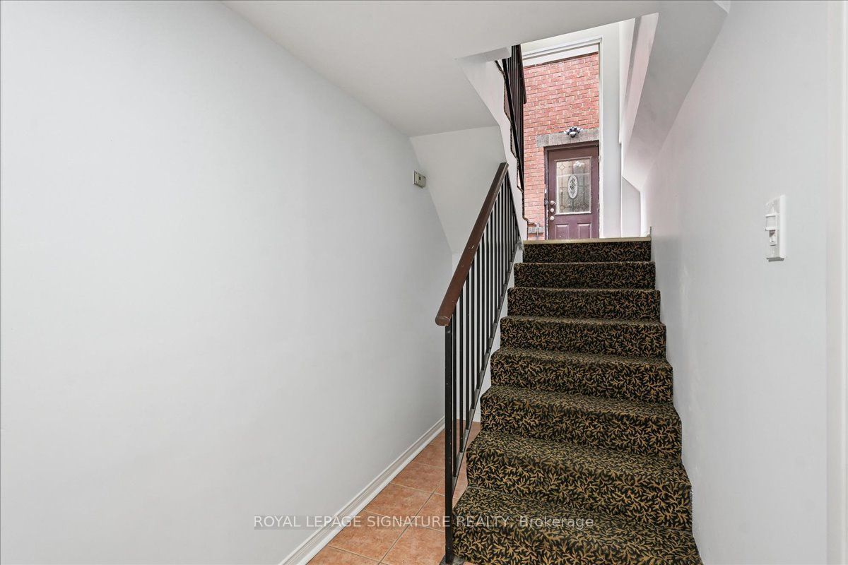 12 Castle View Avenue Lower Property Photo 16