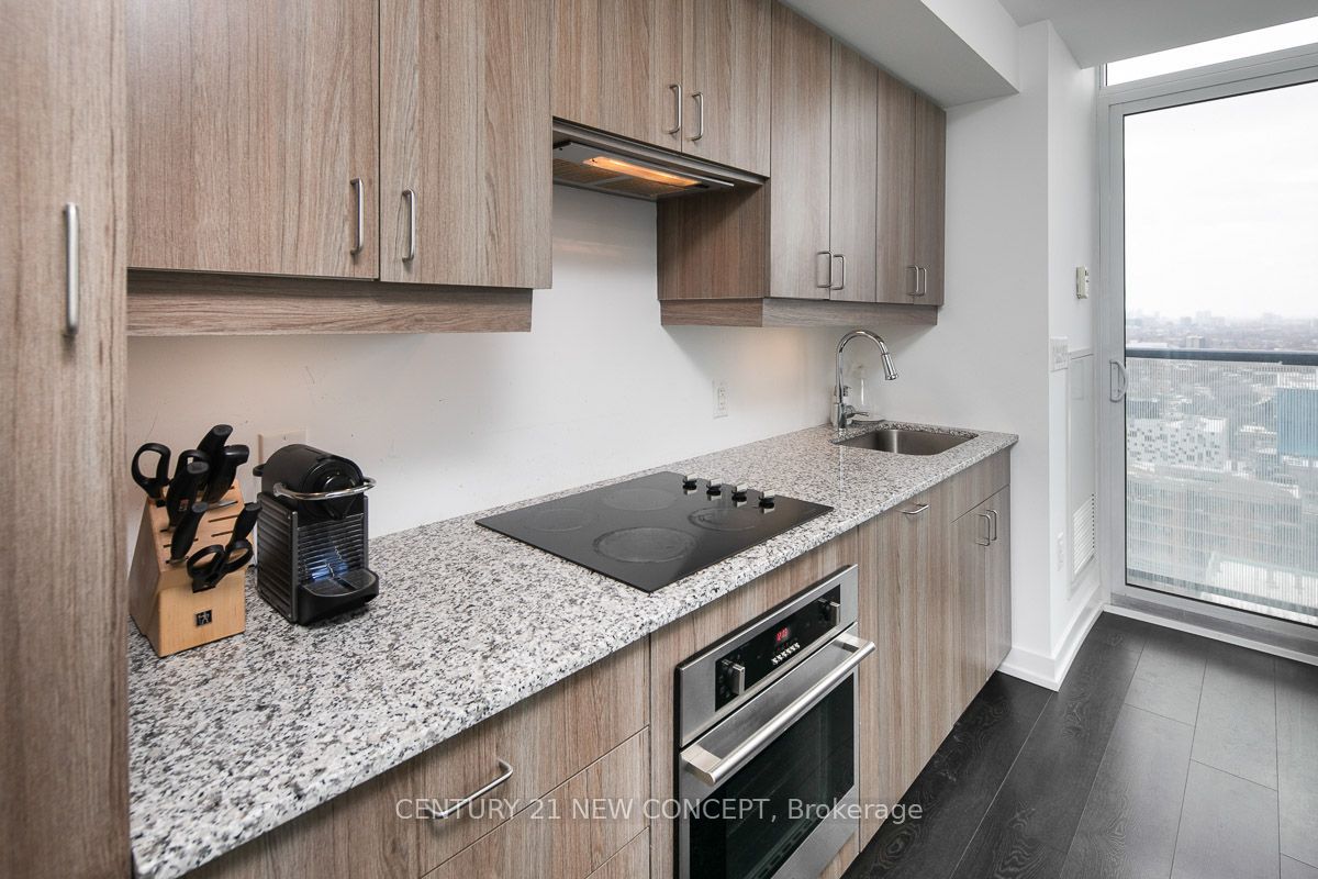 426 University Avenue 2201 Property Photo 5