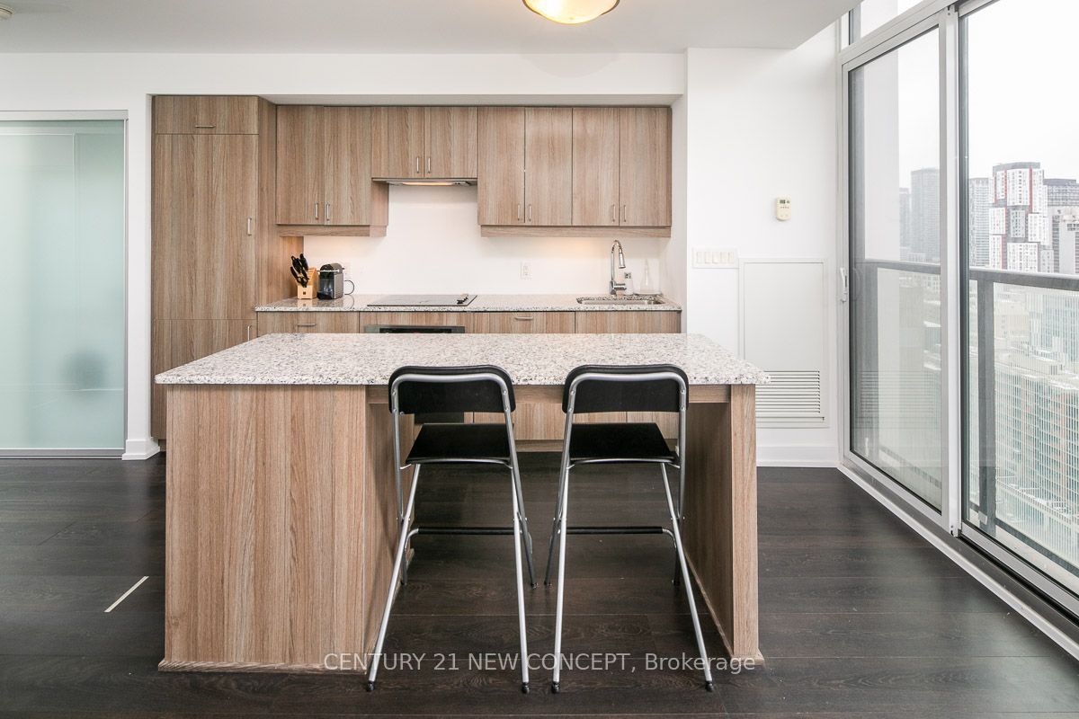 426 University Avenue 2201 Property Photo 6