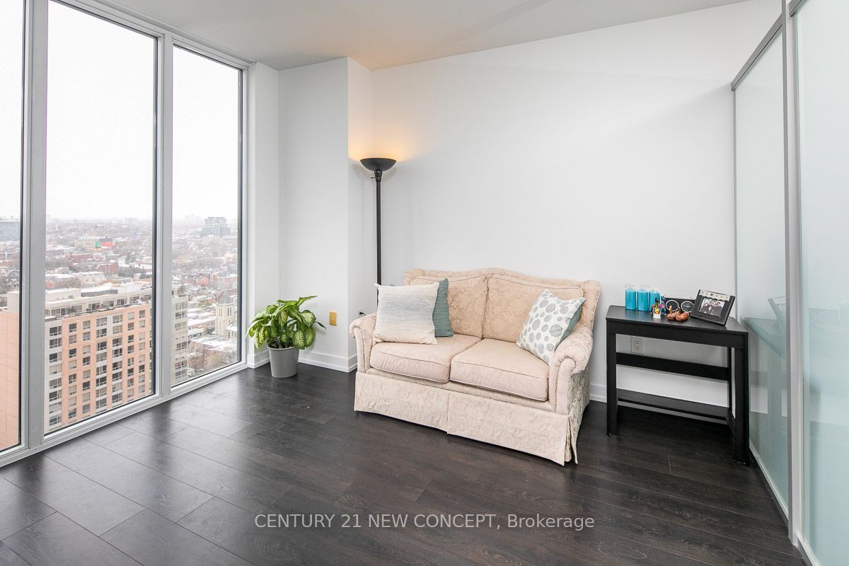 426 University Avenue 2201 Property Photo 7