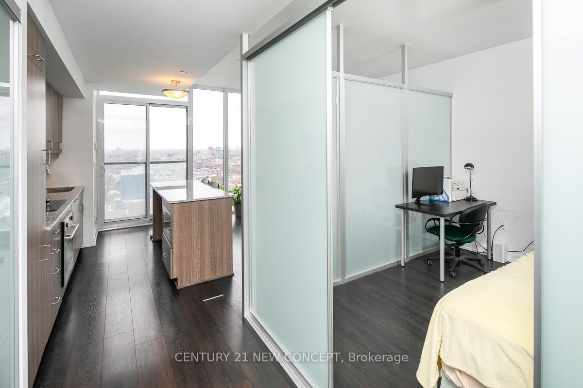 426 University Avenue 2201 Property Photo 9