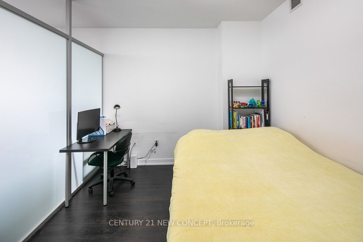 426 University Avenue 2201 Property Photo 10