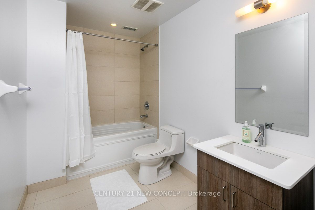 426 University Avenue 2201 Property Photo 14