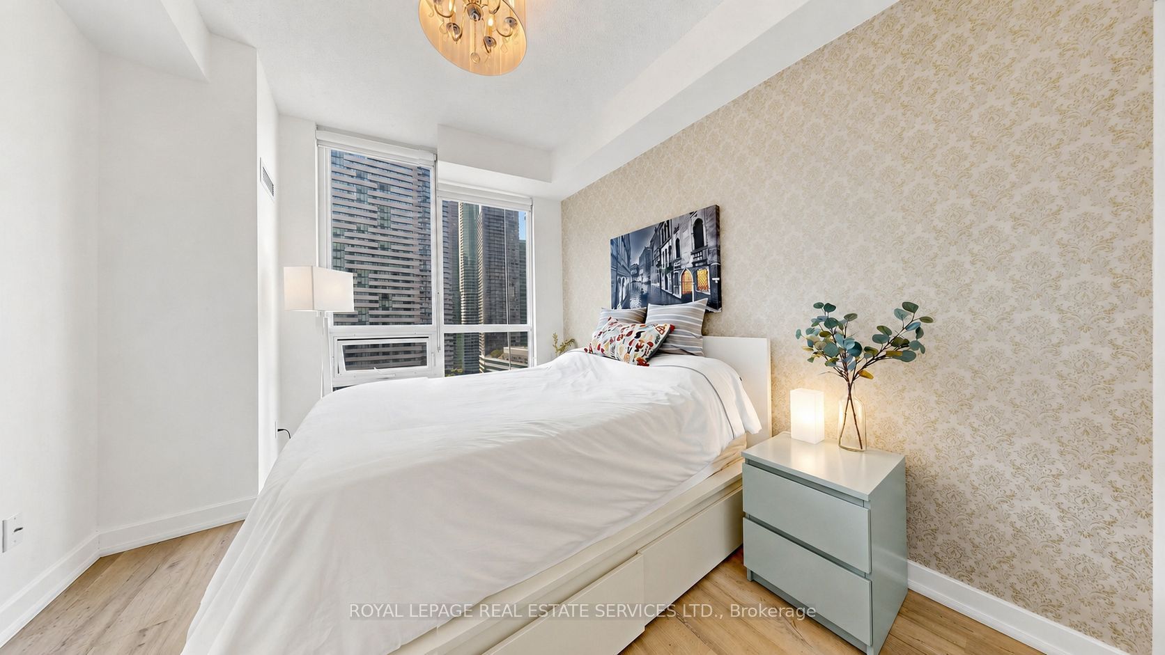 33 Bay Street 2212 Property Photo 28