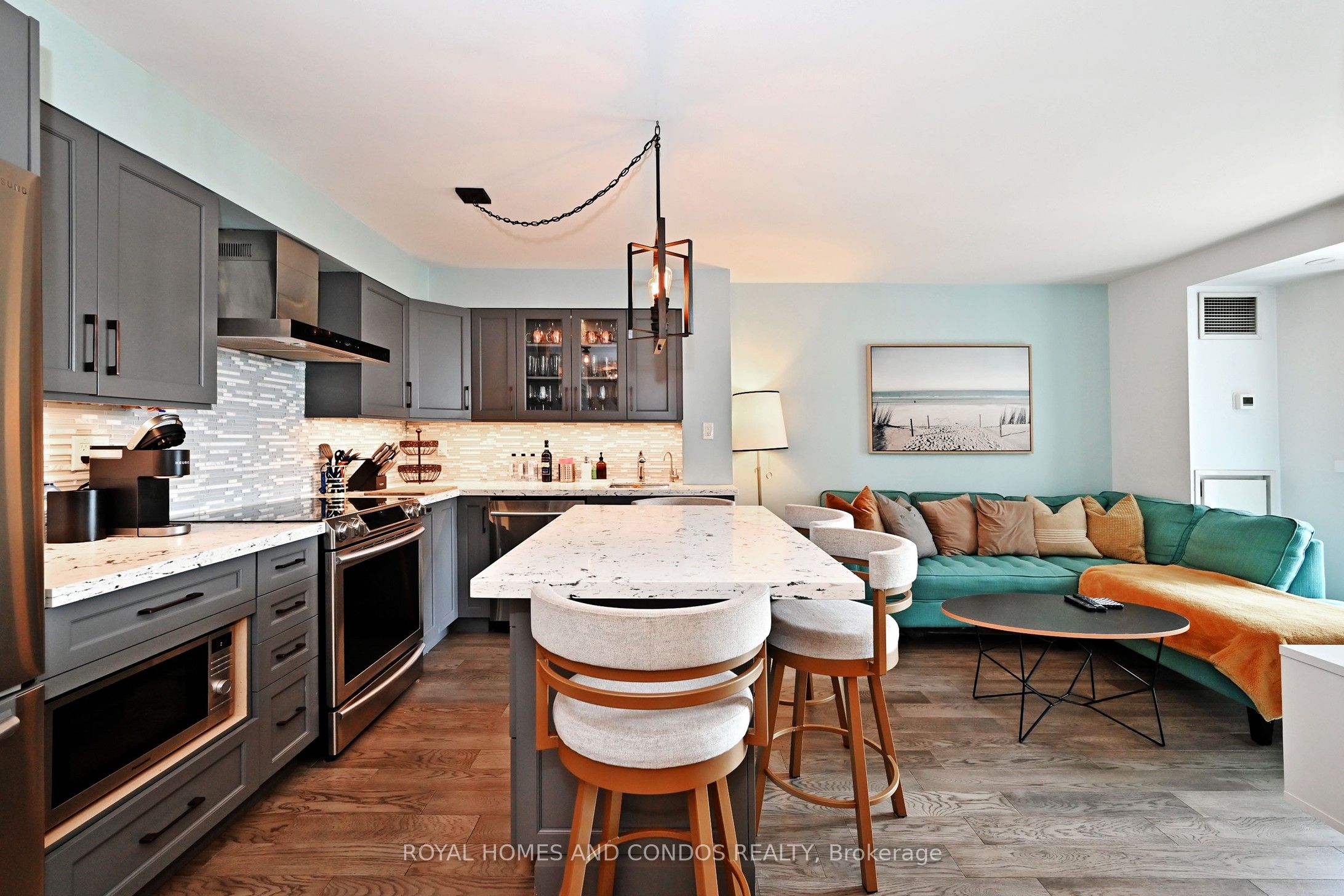 230 Queens Quay W Quay 618 Property Photo 7