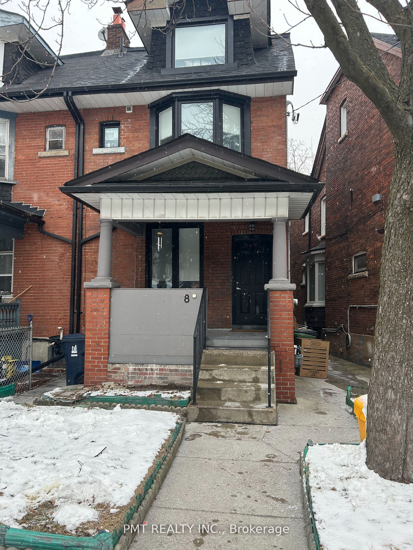 8 Rusholme Park Crescent Main Property Photo 1