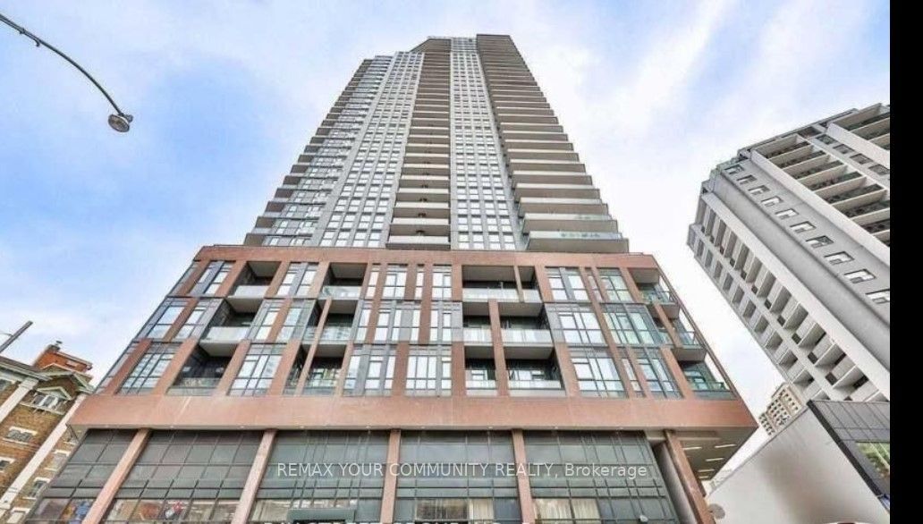 159 Wellesley Street E 404