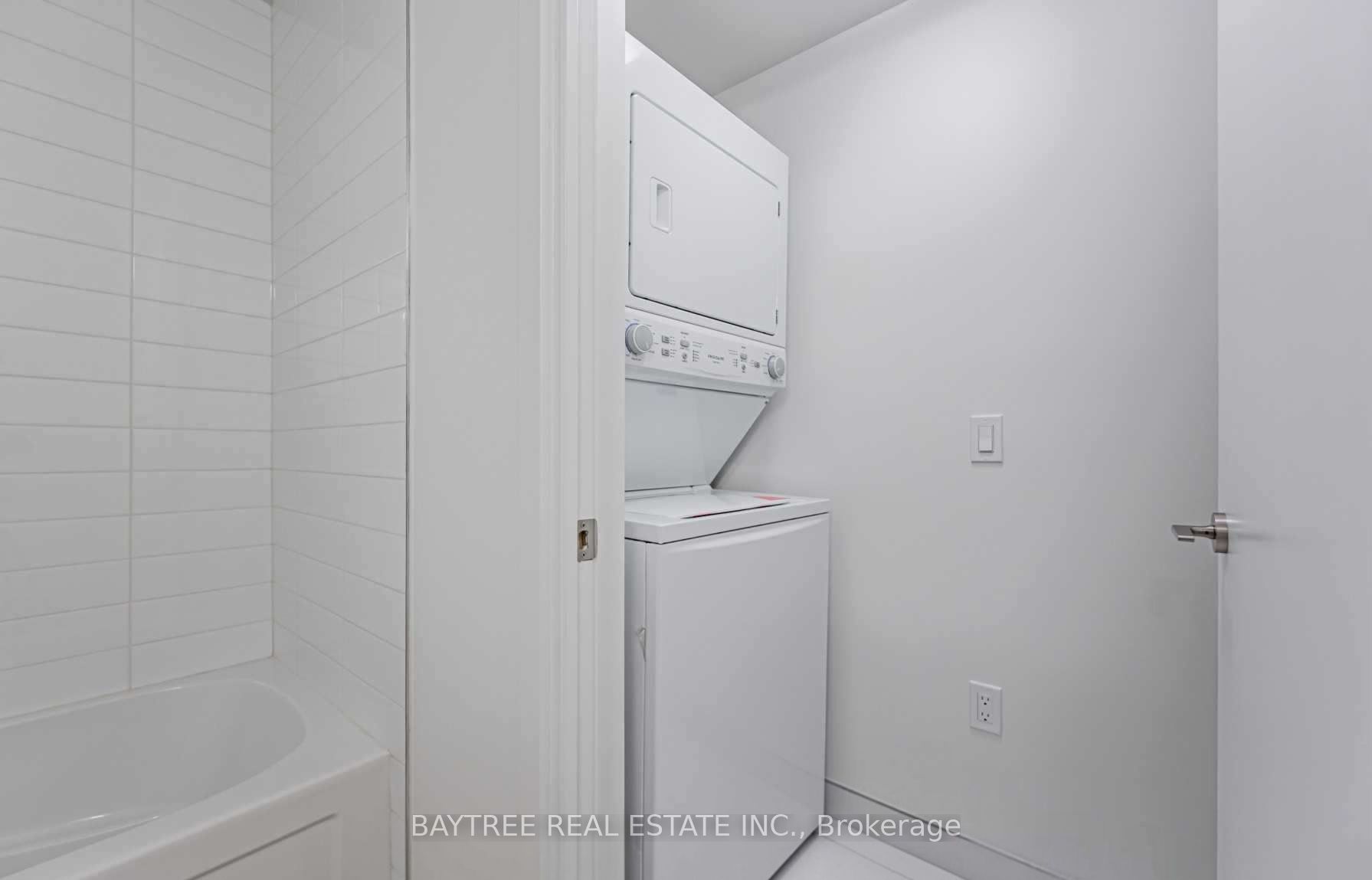 158 Front Street E 408 Property Photo 13